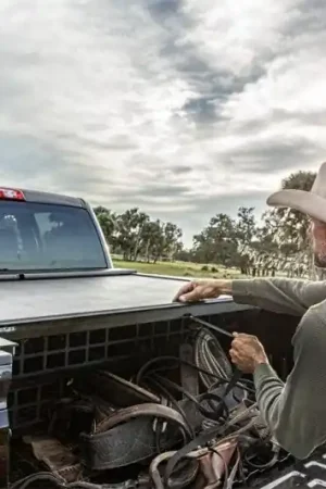 Roll-N-Lock 15-18 Chevy Colorado/Canyon XSB 59-2/16in Cargo Manager Brand New